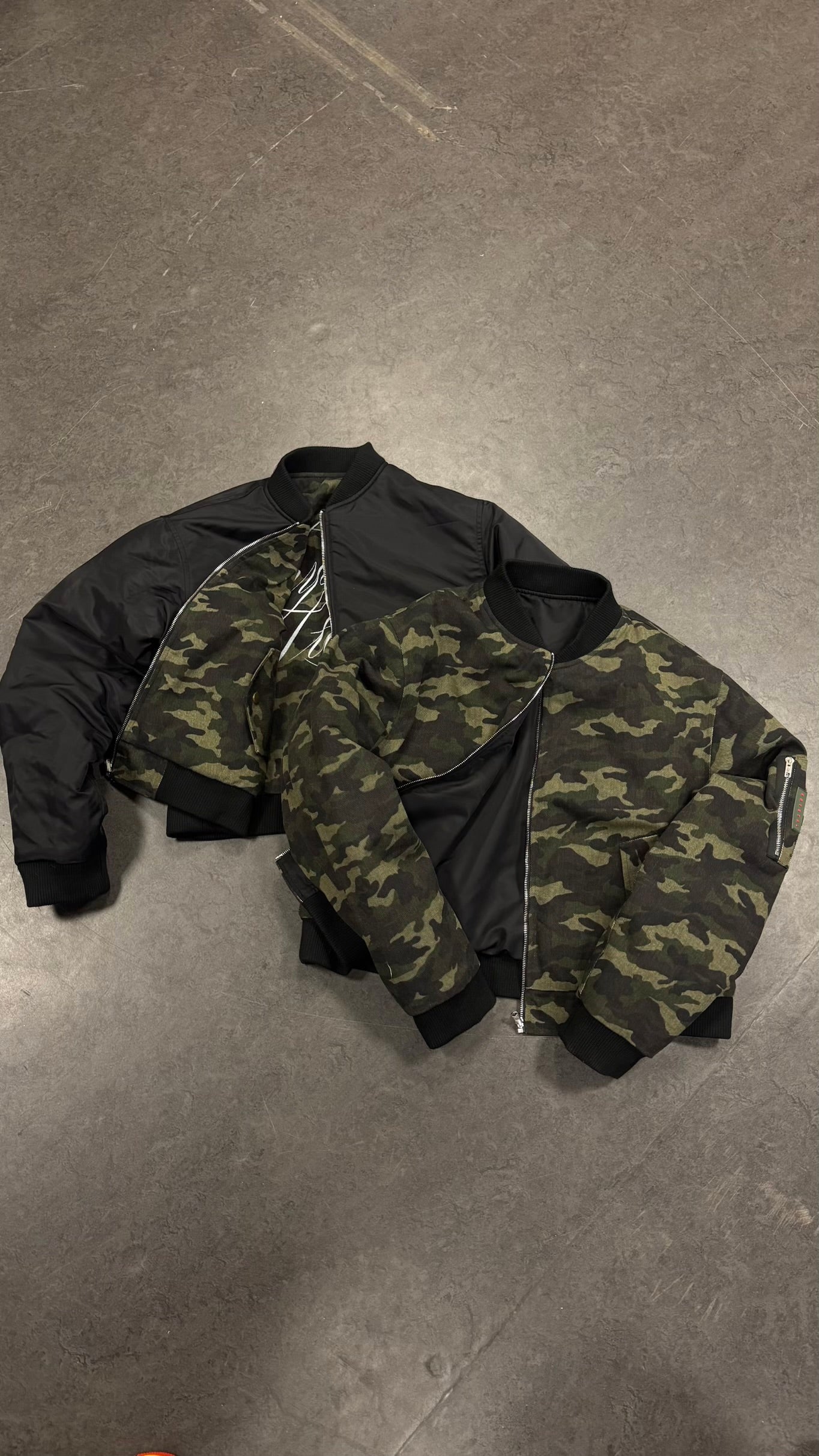 REVERSIBLE BOMBER JACKET [CAMO/BLACK]